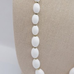 White w Gold Tone Graduated Acrylic Egg Shape Bead Professional Necklace 24 Inch