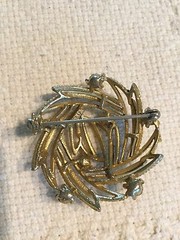 Vintage Crystal Rhinestone Brooch By Lisner Signed 1.5”D
