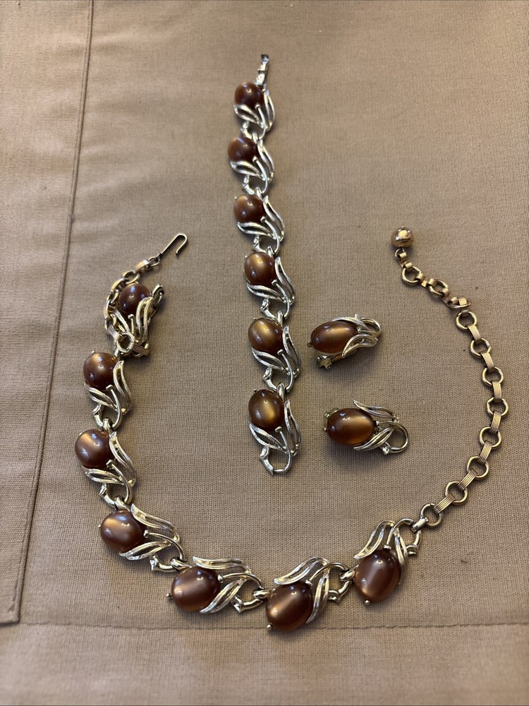LISNER MOLDED BROWN LUCITE LEAF NECKLACE BRACELET EARRING SET