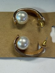 Vintage Gold Tone Pearl Hoop Earrings Faux Pearl Statement Fashion Stud Earrings