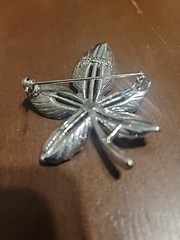 Vintage 1968 signed SARAH COVENTRY Titled Ivy Leaf Silver-Toned Pin BROOCH