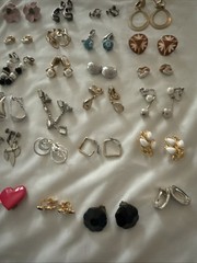 Lot Of 50 Clip On Earrings, Lisner Butterfly, Trifari And Other Brands