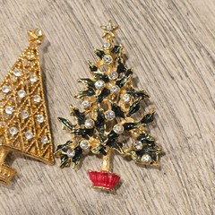 Vintage Rhinestone Christmas Tree Brooch set Filigree Gold Tone Holiday Pin Gift