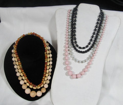 Vintage Lot Of 7 Beaded Necklaces with Assorted Sizes,grades, Colors & Clasps