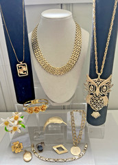 Vintage Jewelry Necklaces Bracelets Pins Rings Bracelet Locket Owl Locket Floral