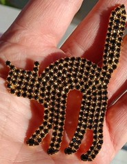 Vtg Dorothy BAUER Gold Tone Black Rhinestone Scary Black Cat Halloween Brooch