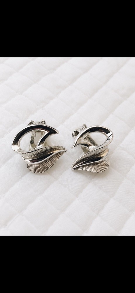 Vintage, Silver Toned Clip On Earrings. Light Weight.