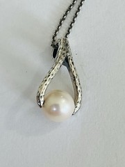 Vintage Designer G&H Sterling Silver Freshwater Pearl Pendant Necklace