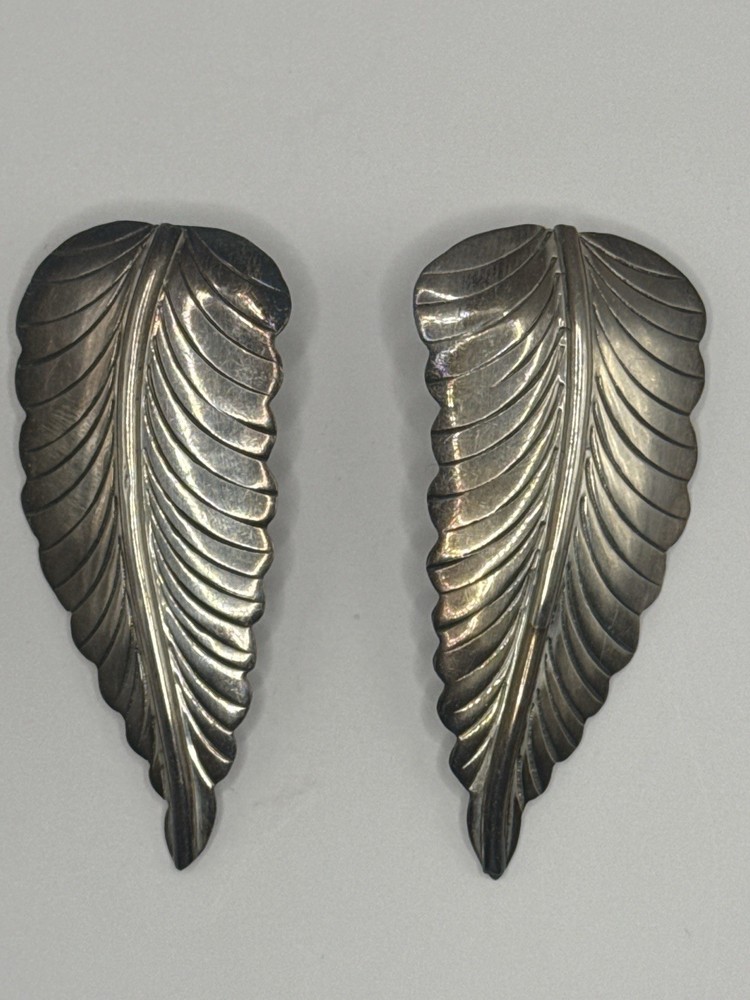 Vintage Sterling Silver Feather Earrings Hand-worked Artisan – Natural Patina