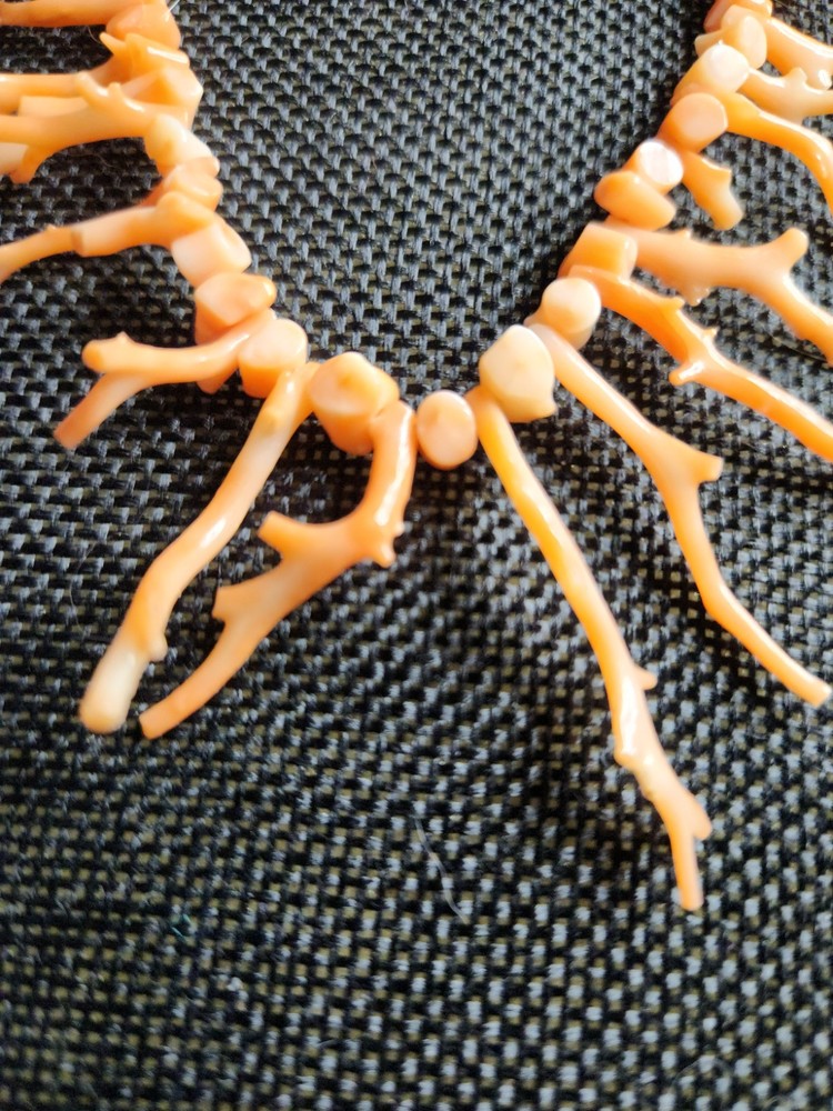 Stunning Vintage Peachy Pink Branch Coral Necklace