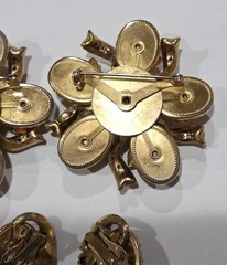 GORGEOUS SELRO SELINI SIGNED MULTI COLORS FLOWER RHINESTONE BROOCHES EARRING SET