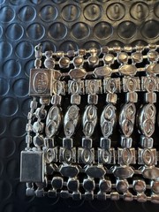 SORRELLI Signed Vintage Clear Crystal Cluster Prong Closure Bracelet BSP27ASSSH