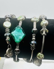 Boho Memory Wire Wrap Bracelet Green Art Glass Beaded Silver Tone Artisan Style