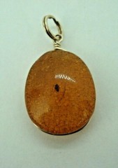 VINTAGE ANTIQUE BALTIC AMBER PENDANT W/INSECT BUG FOSSIL & GOLD TONE WIRE FRAME