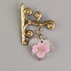 Vintage Dried Pink Flower Brooch Heart Dangle Gold Plated Bracket 1.25″