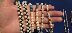 Vintage Mod Freshwater Pearl Jewlery Lot Of 8.