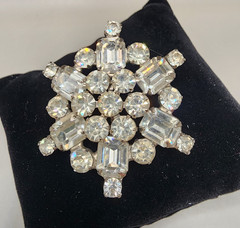 Vintage WEISS Clear Rhinestone Snowflake Brooch Pin Silver Tone Art Deco Style