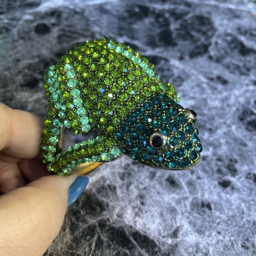 Green Rhinestone Gold Tone Chunky Frog Clamp Bracelet KC-7