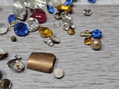 Vtg Estate Costume Jewelry Crystals Glass Rhinestones Lot For Repairs Parts G9.1