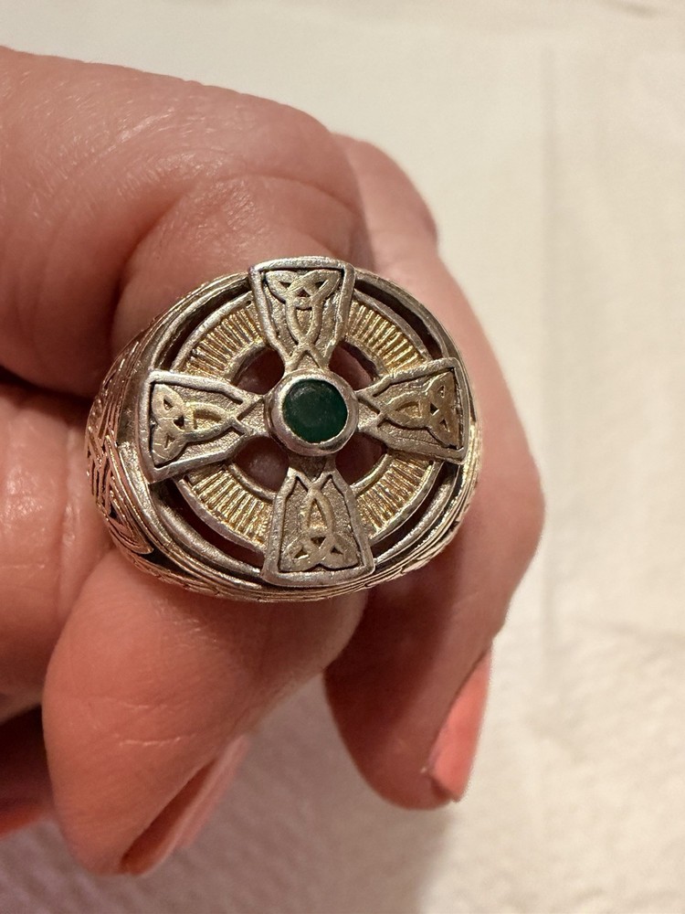Vtg 925SterSilver/Gold Pltd Sz 8.25-14g Embellished Emerald Gemstone Ring!