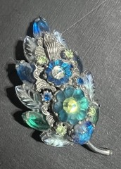 Vintage 1960’s Blue Rhinestone Brooch Pin, Possible Weiss Or D &E, Unmarked