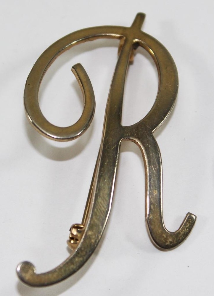 Vintage Cursive Initial “R” Goldtone Brooch 2″ Good Condition Secure Clasp