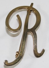 Vintage Cursive Initial “R” Goldtone Brooch 2″ Good Condition Secure Clasp