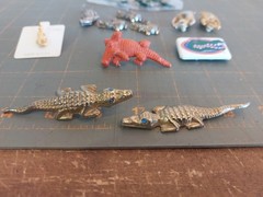 VINTAGE ALLIGATOR CROCODILE Reptile JEWELRY Parts Lot Gold Tone Pins UF Sticker