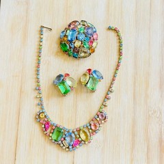 VTG Pastel Matching Set Brooch Pin Earrings Necklace Rhinestone Colorful 50s