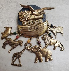 Lot Of 2 Noah’s Ark Brooch Beautiful Goldtone Animals Charms Pin