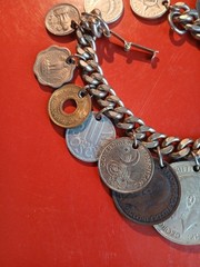 Vintage 14 Foreign 1950-1960’s Coins Travel Memory Bracelet 6 3/4″ inch