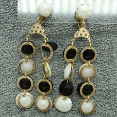 Vintage Dangle Earrings Womens Black White Gold Retro Mod Beaded Drop Hong Kong