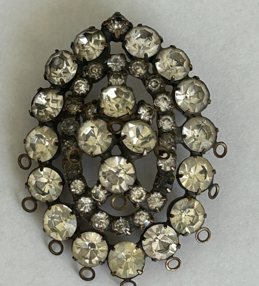 Vintage Oval Rhinestone Brooch 30’s 40’s 50s Darkened metal setting Loops