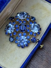 Vintage Blue Brooch Rhinestone Cluster Goldtone Sapphire Light Blue Pin 1.75”