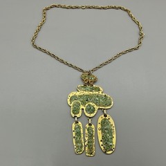 Necklace Women Gold Tone Green Jade Nugget Brutalist Pendant Vintage 24 Inch