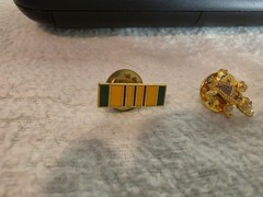Lot of 4 Vintage Gold Tone Lapel Pins Tie Tacks Alligator Shark Scorpion Bar