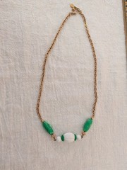 Vintage Avon White and Green Plastic White and Green Lucite Bead Necklace 19″