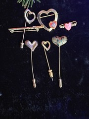Lot of 7 Vtg/Mod Goldtone Heart Pins Stick Cloisonne Flower Heart Locket Bar Pin