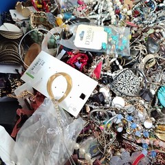 2Lb Vtg Mod Mix Costume Jewelry Craft Wearable Scrap Junk Lot Tangled Harvest