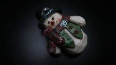 Vintage Artisan Handmade Snowman Brooch Size: 6.3 x 4.5 cm BB2