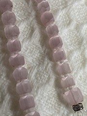 💎 VINTAGE 52″ PINK CAT’S EYE GLASS HAND-KNOTTED OPERA STRAND NECKLACE (105g) 💎