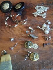 Lot Vintage Costume Jewelry Modern Mixed Wear Craft Resell Necklace Earrings Etc