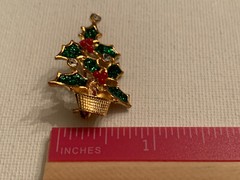 New -AVON Christmas Holly Tree Signed NINA RICCI Brooch 1.5 In