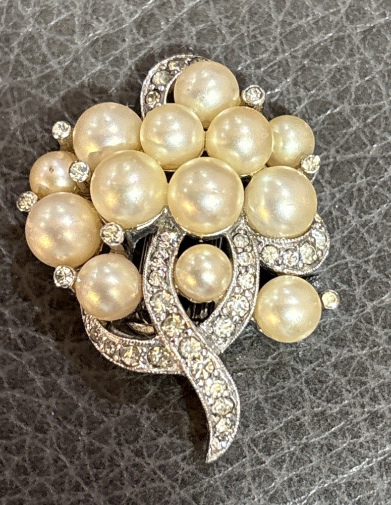 “Signed Jomaz Pearl Rhinestone Fur Or Sweater Guard Clip Vintage Hollywood Glam”