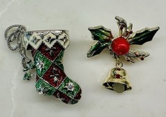 VTG Lot 22 Pins Christmas Holiday Santa Ornament Tree Candle Wreath Stockin Bell