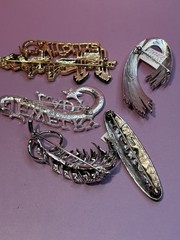 CLEARANCE 65+ Luxury Lot of Vintage and Used Brooches/pendants several Signed