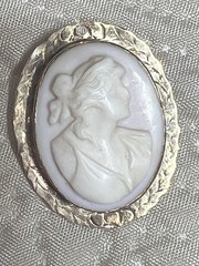 Antique 10K Yellow Gold Hand-Carved Shell Cameo Brooch Pendant