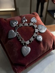 Vintage Silvertone Heart Lightweight Charm Bracelet Size 6.5 in