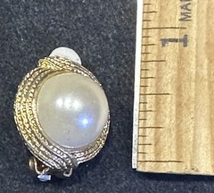 Vintage Faux Pearl Cabochon/Goldtone Metal Clip On Earrings – Costume Jewelry 1”
