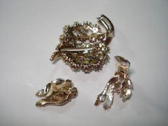 Vintage Gold Tone AB Rhinestone Brooch Pin & Clip-on Earrings Set ART